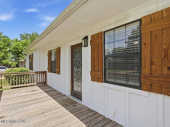4th image of 116 Oak Park Dr