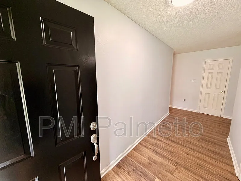 4 bed, 2.0 bath, 1448 sqft, $1,625 — Photo 3