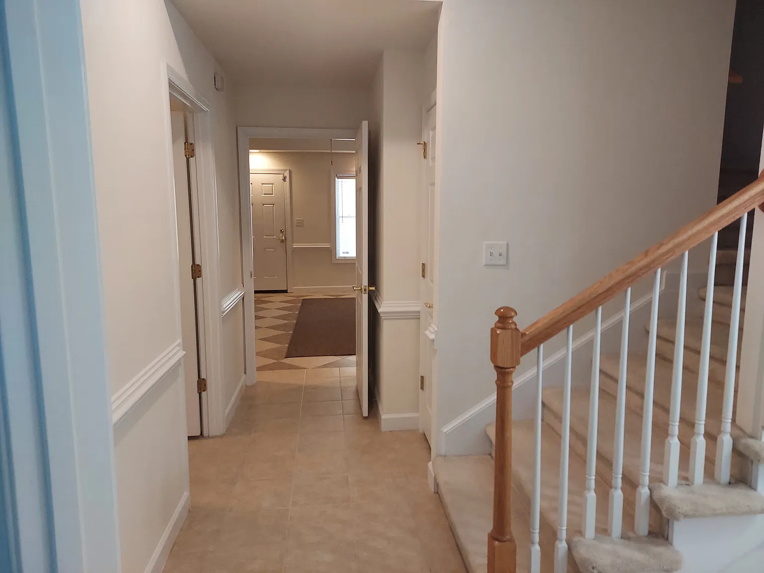 3 bed, 3000 sqft, $3,500 — Photo 2