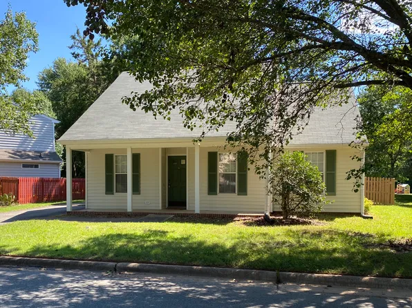 204 Sir Richard Ln, Chapel Hill, NC 27517