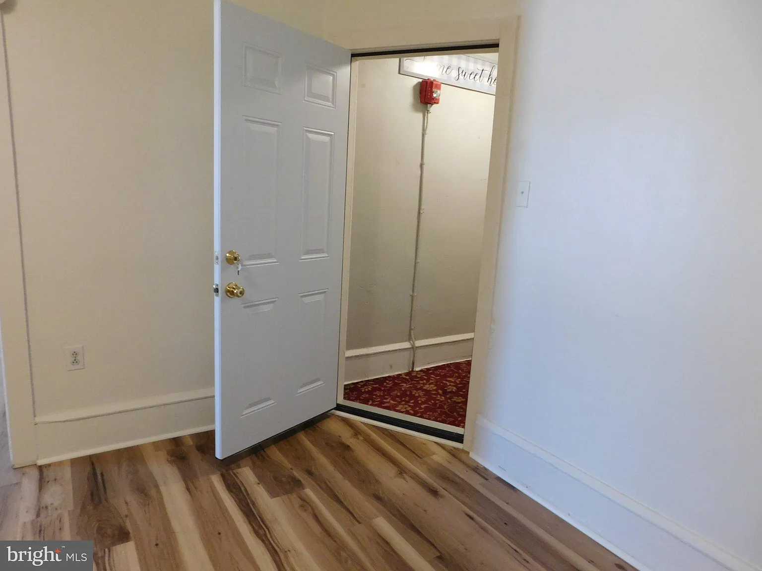 3 bed, 1.0 bath, 1700 sqft, $1,800 — Photo 4
