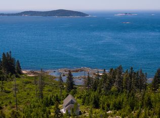112 Dyers Island Rd, Vinalhaven, ME 04863