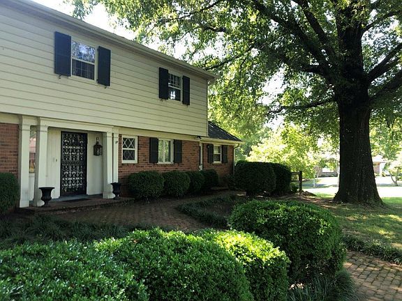 4th image of 1212 Pickwick Ln