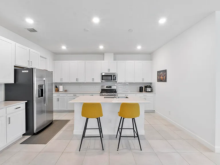 1325 Haywagon Trl — Photo 6