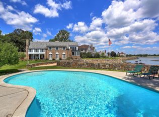 216 Davenport Dr, Stamford, CT 06902
