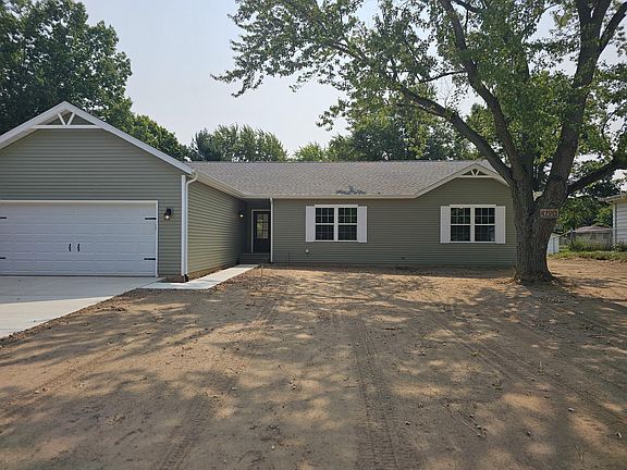 2nd image of 4790 Woodside Dr
