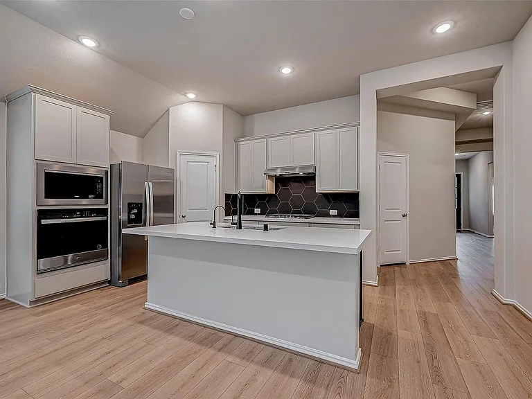 8539 International Falls Dr — Photo 16