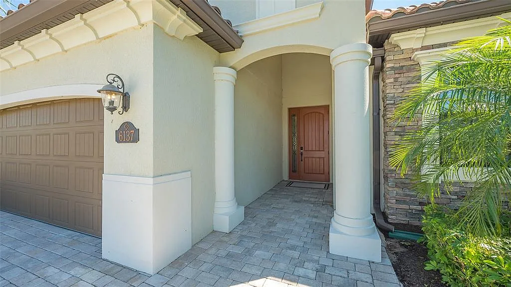 3 bed, 2.0 bath, 2248 sqft, $11,000 — Photo 4