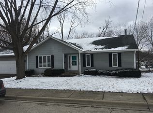 322 S River Rd, Algonquin, IL 60102