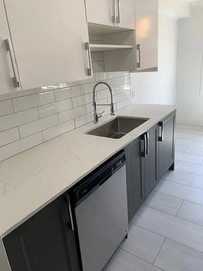 989 West 20th Avenue — Photo 1