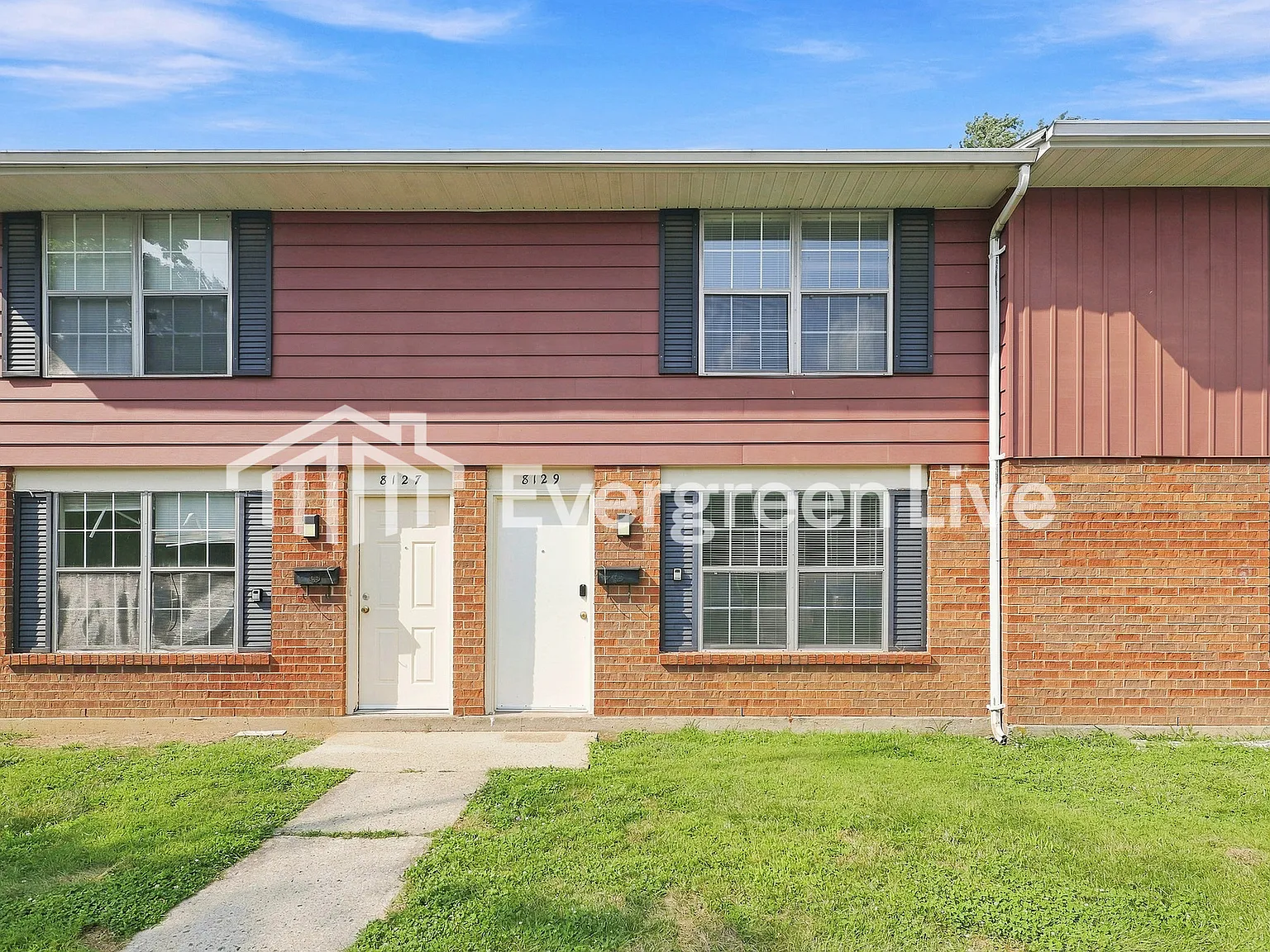 2 bed, 1.5 bath, 1094 sqft, $895 — Photo 1