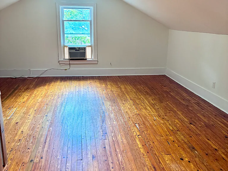 Bedroom 3 (loft)