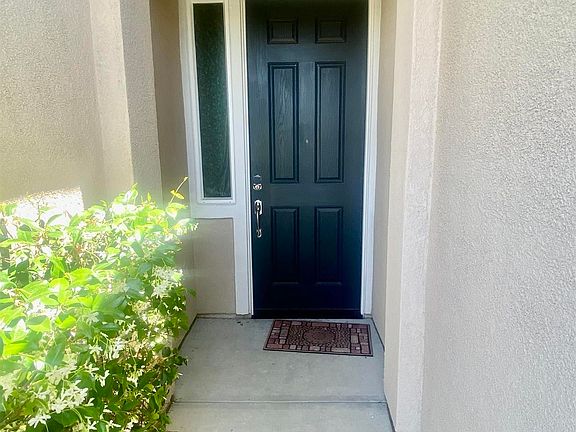4th image of 140 Alpine Dr