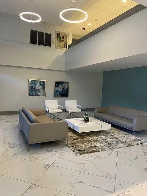 2 bed, 2.0 bath, 1050 sqft, $5,000 — Photo 4