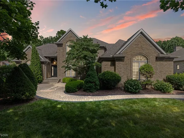 4056 Glenmoor Rd NW, Canton, OH 44718