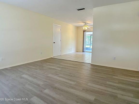 3rd image of 14 Wildwood Dr