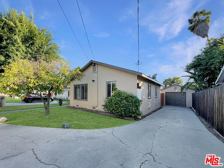 8905 Nogal Ave — Photo 11