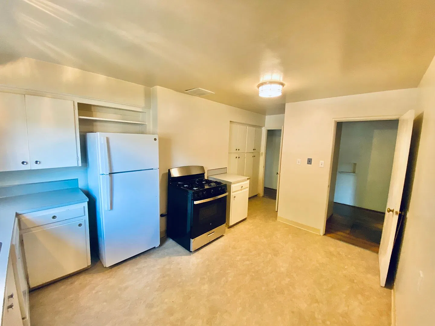 **Summer 2027-Reserve Now** Cute House located close to Chico State and Downtown Chico — Photo 4