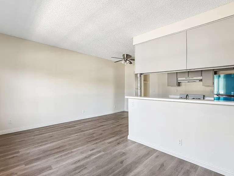 8541 Foothill Blvd., Sunland — Photo 20