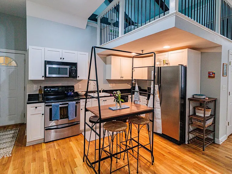 209 N 19th St #31 — Photo 22