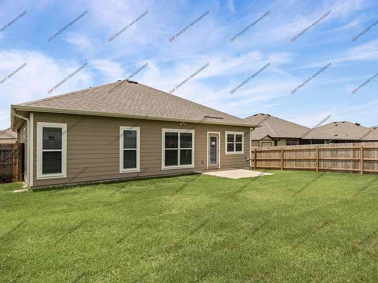 8012 Bridgepointe Dr — Photo 22