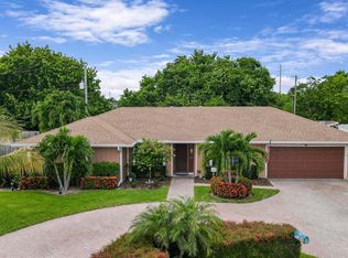 37 Russell St, Tequesta, FL 33469