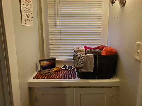 5th image of 619 Elm Ave APT 5