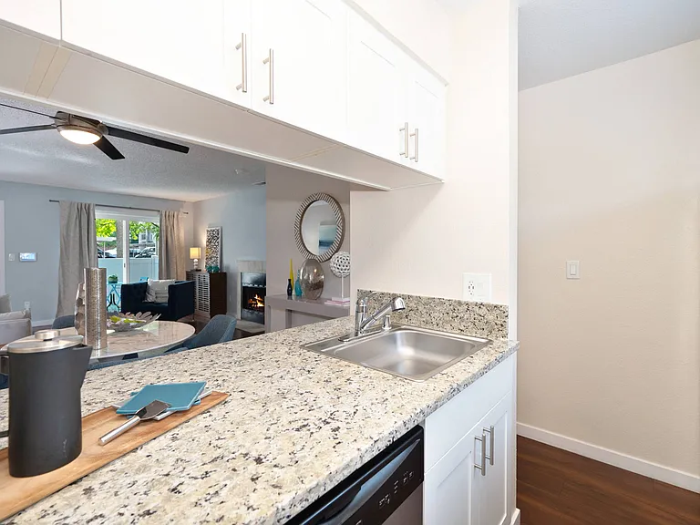 Hidden Oaks Apartments — Photo 7
