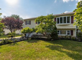 34 Sedge Rd, Valley Cottage, NY 10989