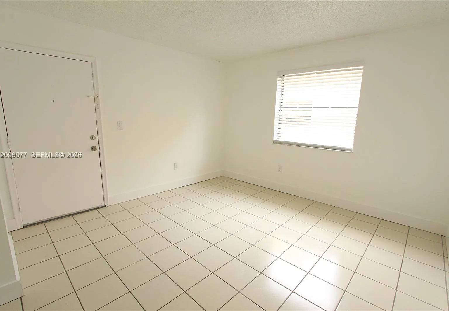 Soleil Lake Condo — Photo 2