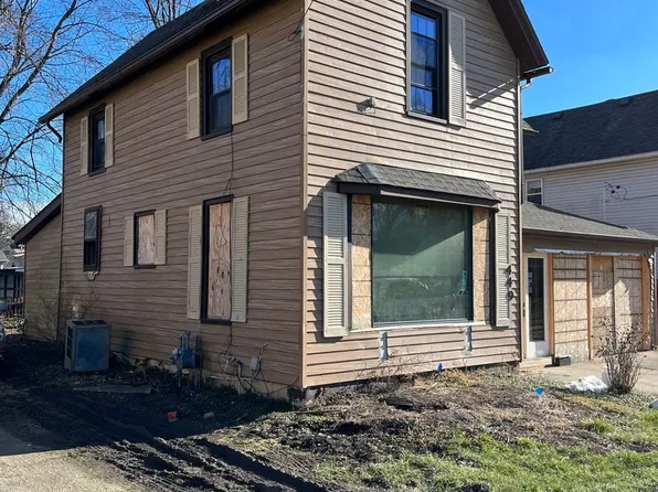 449 1st St, Marseilles, IL 61341