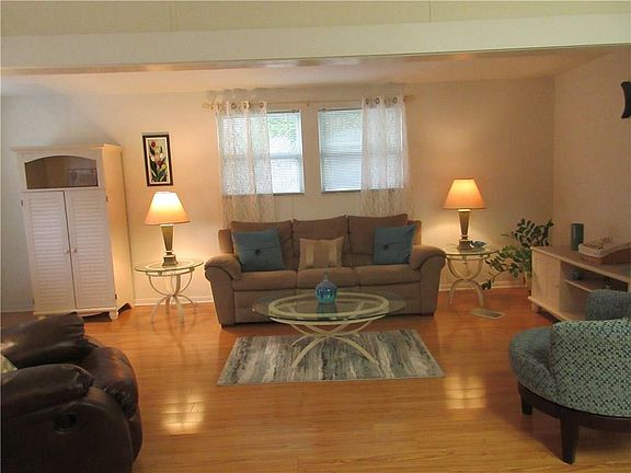 5th image of 520 Nettles Blvd