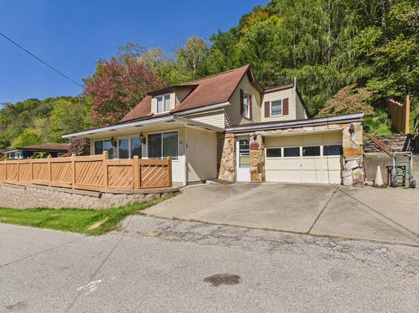 21 Alfred St, Wheeling, WV 26003