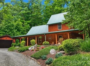 1026 High Top Mountain Rd, Whittier, NC 28789