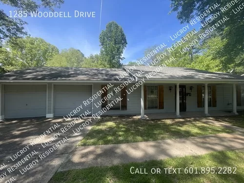 1285 Wooddell Dr Photo 1
