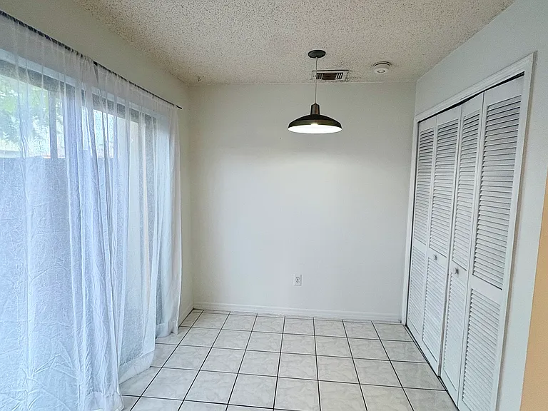 3243 Forest Oaks Ct — Photo 6