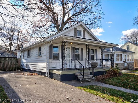 2nd image of 1122 E Harry Ave