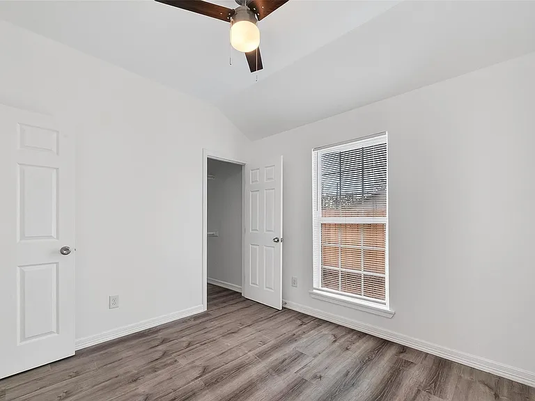7725 Hoffman St #B — Photo 43