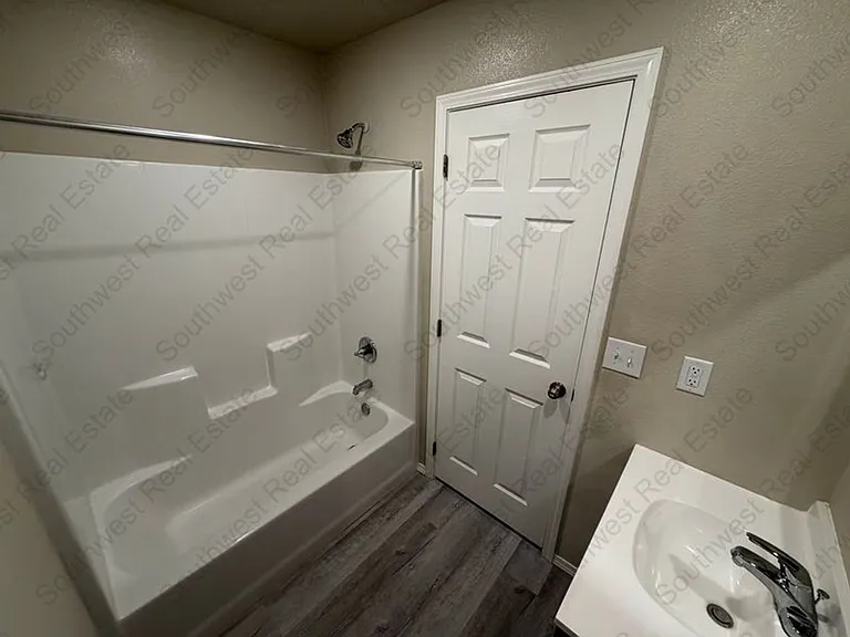 1208 W. Manana Blvd. — Photo 10