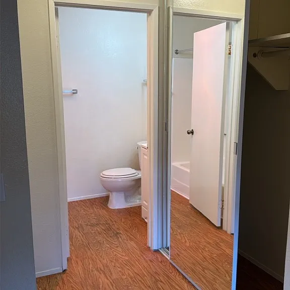 College Ave Apts. — Photo 29