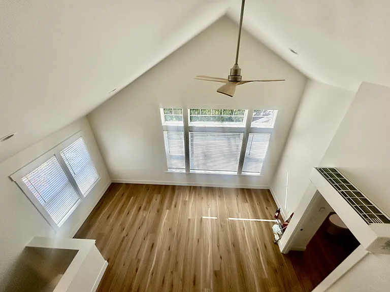 326 Boblett St — Photo 9