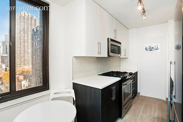 Rented by Corcoran | media 17