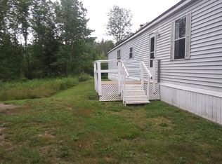 8 Goodwin Ln, Levant, ME 04456