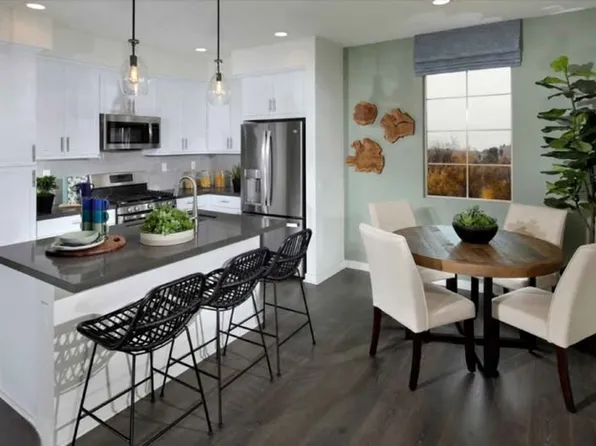 321 Brookside Way, Santee, CA 92071