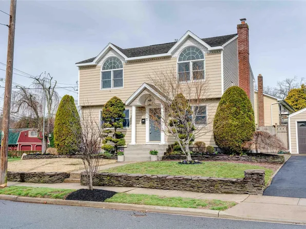 1 Sullivan Road, Farmingdale, NY 11735