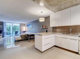400 SE 10th St APT 302, Deerfield Beach, FL 33441