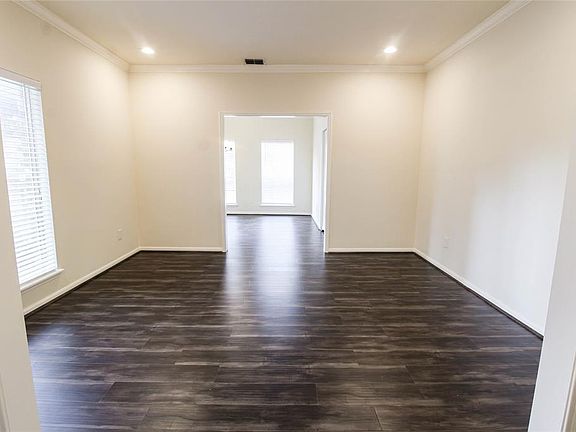 3rd image of 5330 Pine Arbor Dr