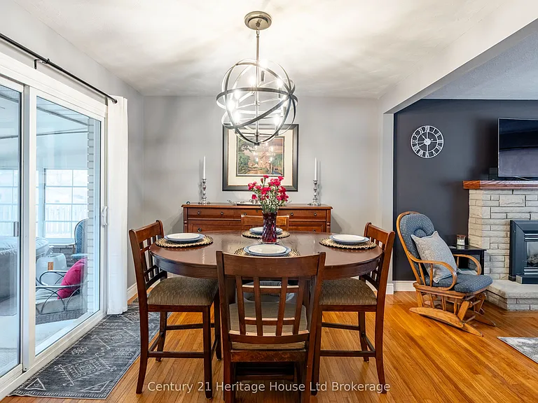 93 James Ave — Photo 11