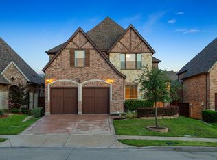 2118 N Hill Dr, Irving, TX 75038