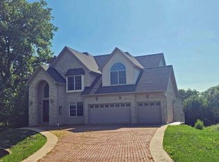 8 Orchard Ln, Hawthorn Woods, IL 60047